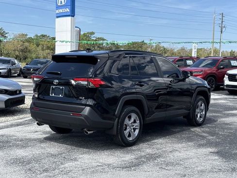 Used 2025 Toyota RAV4 XLE w/ Convenience Package image 7