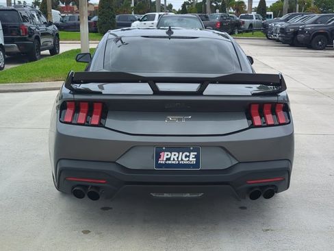Used 2025 Ford Mustang GT RWD image 6