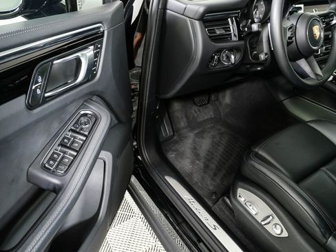 Certified 2023 Porsche Macan S AWD/4WD image 7
