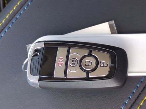 New 2025 Ford Maverick Lobo image 36