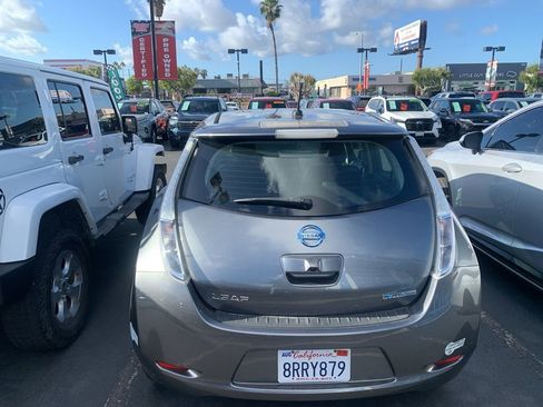 Used 2015 Nissan Leaf SL w/ Premium Package image 9