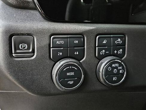 Used 2023 Chevrolet Silverado 1500 High Country w/ Z71 Off-Road Package AWD/4WD image 21