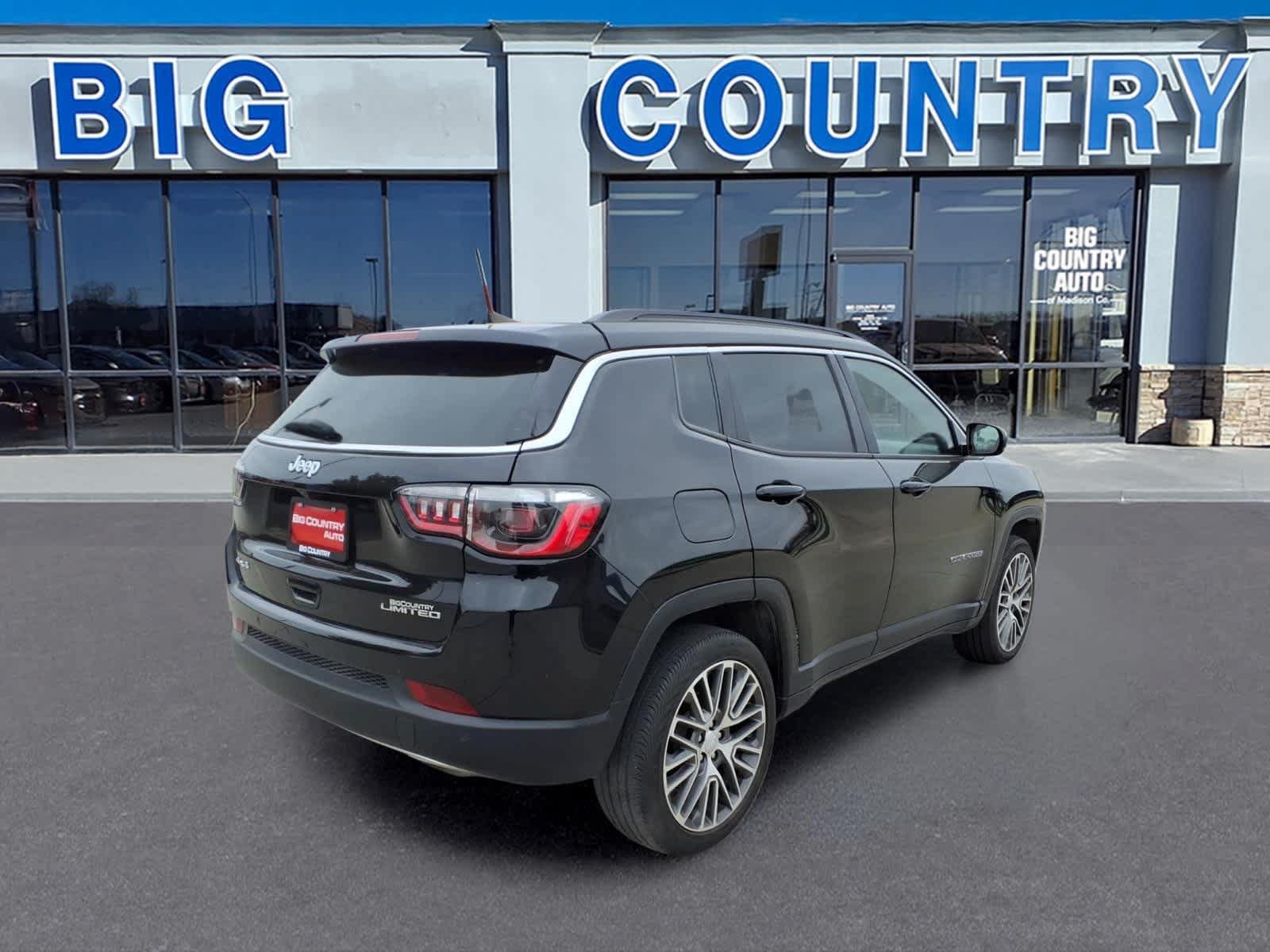 Used 2023 Jeep Compass Limited w/ Sun and Sound Group AWD/4WD image 5