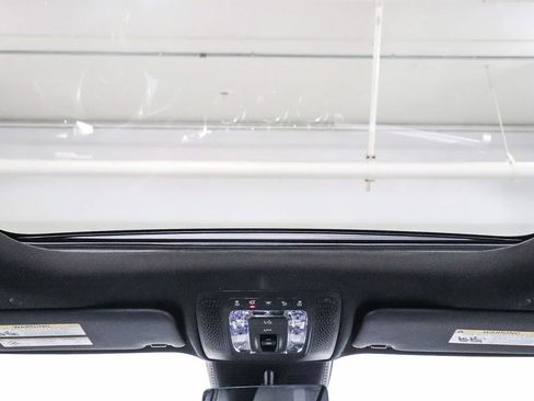 Used 2026 Mercedes-Benz GLB 250 image 14