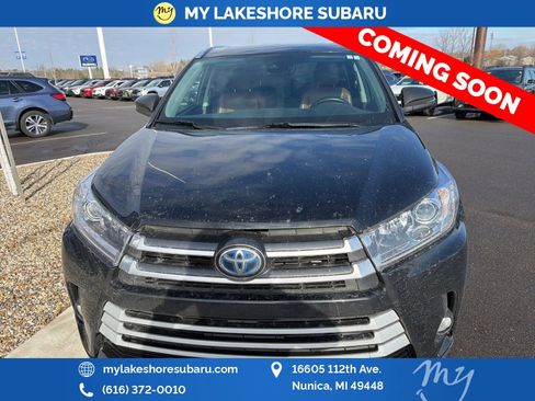 Used 2018 Toyota Highlander Limited w/ Protection Package #3 image 2