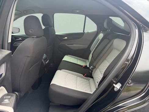 Used 2020 Chevrolet Equinox LS w/ LPO, Cargo Package FWD image 11