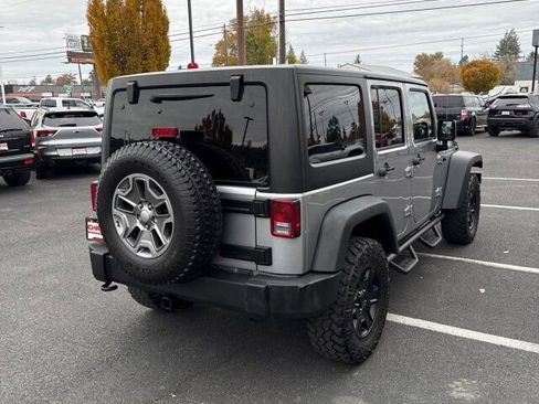 Used 2018 Jeep Wrangler Unlimited Rubicon w/ Connectivity Group image 6