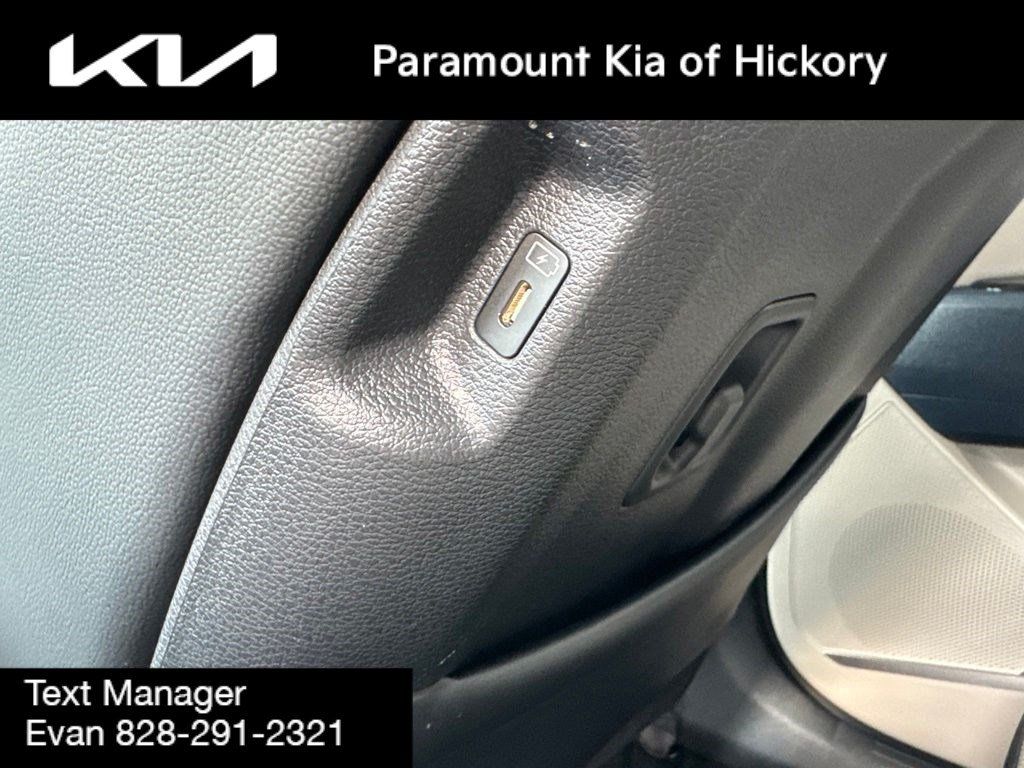 Used 2023 Kia Sportage EX AWD/4WD image 16