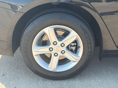 Used 2023 Chevrolet Malibu LS FWD image 17