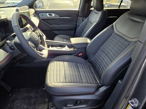 New 2026 Ford Explorer ST-Line w/ ST-Line Street Pack image 8