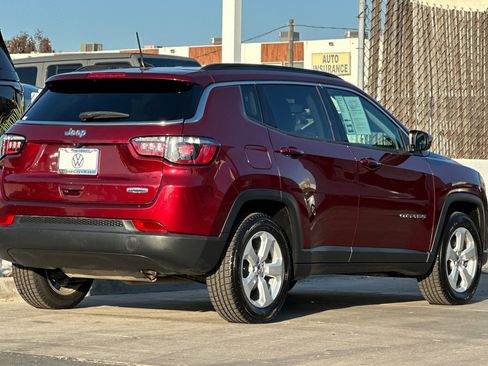 Used 2021 Jeep Compass Latitude image 4