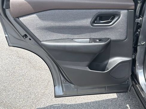 Used 2023 Nissan Rogue S FWD image 21