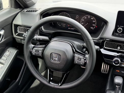 Used 2025 Honda Civic Sport image 13