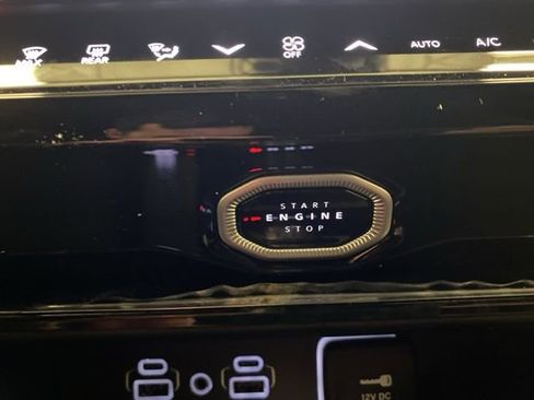 Used 2026 Jeep Grand Cherokee Laredo image 16