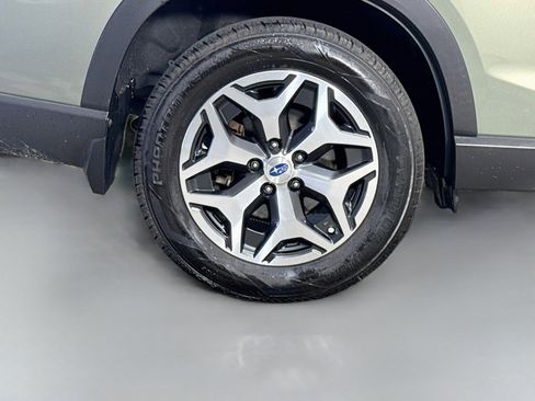 Used 2020 Subaru Forester Premium AWD/4WD image 33