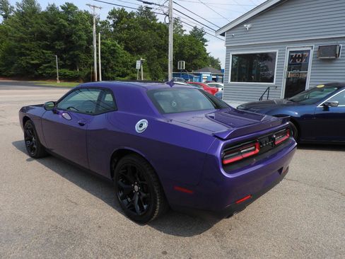 Used 2016 Dodge Challenger SXT Plus RWD image 5