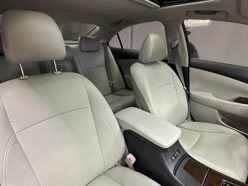 Used 2011 Lexus ES 350 image 30