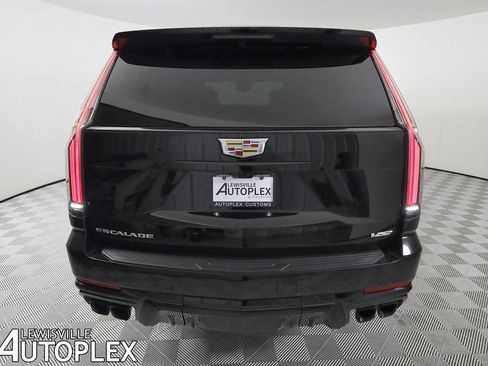 Used 2025 Cadillac Escalade V image 7