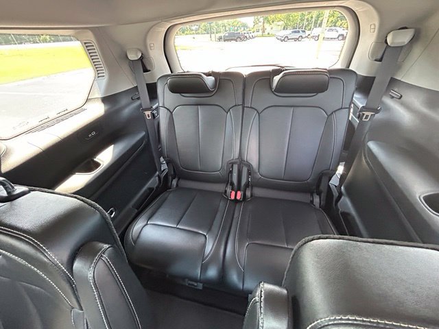 Used 2024 Jeep Grand Cherokee L Limited w/ Black Appearance Package RWD image 14