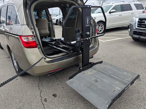 Used 2011 Honda Odyssey EX image 20