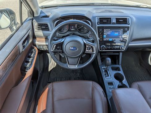 Used 2018 Subaru Outback 3.6R Touring AWD/4WD image 16