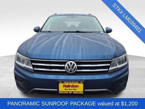 Used 2020 Volkswagen Tiguan SE w/ Panoramic Sunroof Package image 2