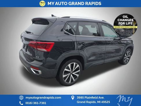 Used 2022 Volkswagen Taos SE image 7