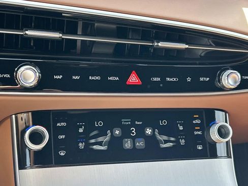 New 2026 Genesis GV70 2.5T Advanced image 32