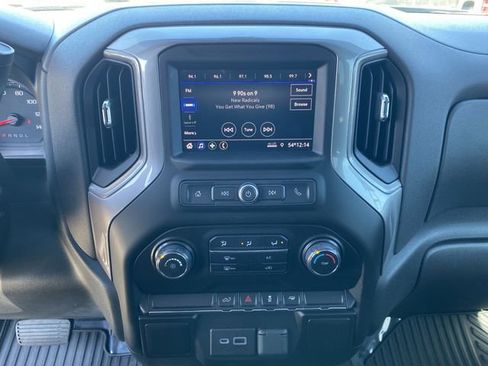 Used 2021 Chevrolet Silverado 1500 Custom image 12