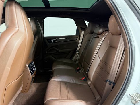Used 2023 Porsche Cayenne S image 15