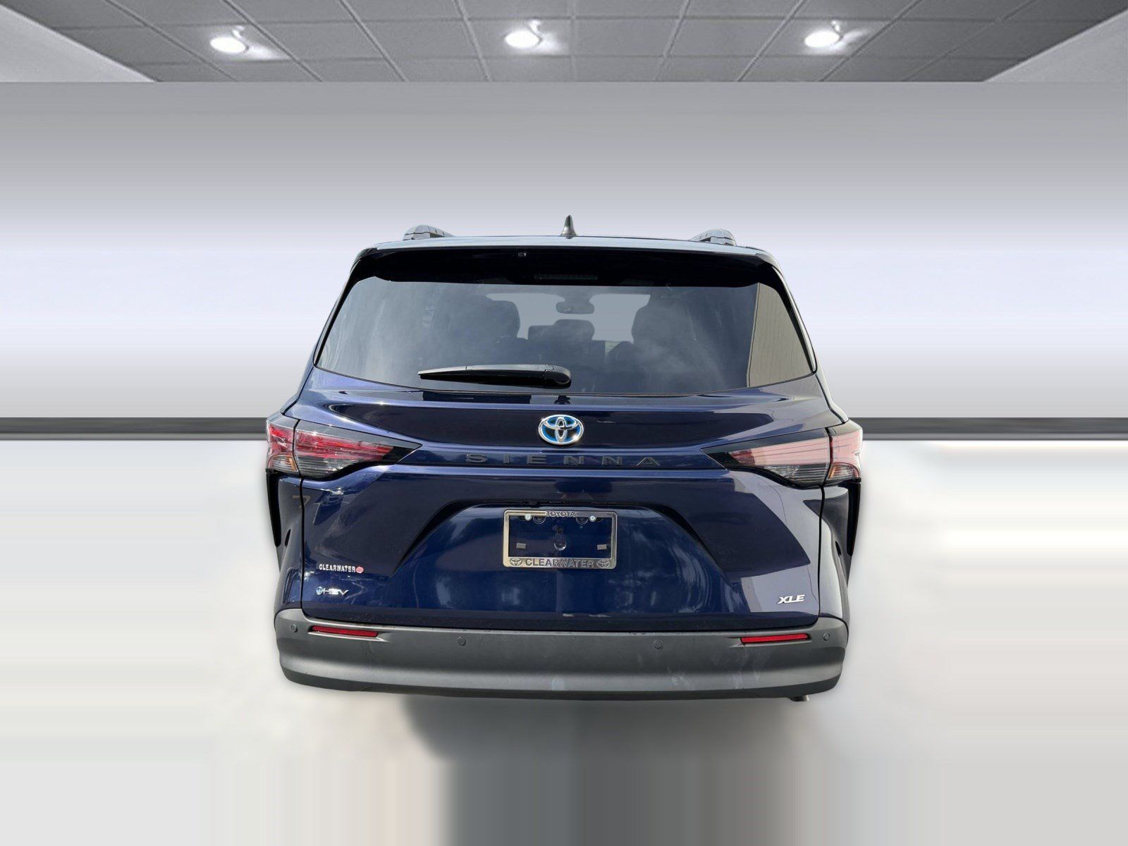 Used 2025 Toyota Sienna XLE FWD image 10