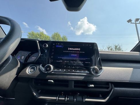 Used 2025 Chevrolet Colorado Trail Boss image 46