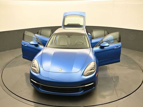 Certified 2017 Porsche Panamera 4 AWD/4WD image 31