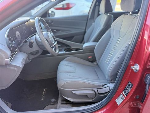 Used 2023 Hyundai Elantra SEL w/ Convenience Package FWD image 21