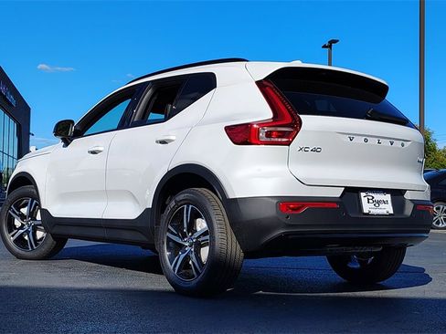 New 2026 Volvo XC40 B5 Core w/ Climate Package image 4
