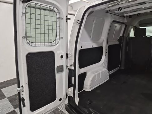 Used 2021 Nissan NV200 S w/ Back Door Glass Package image 9