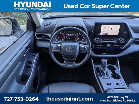 Used 2024 Toyota Highlander LE image 22