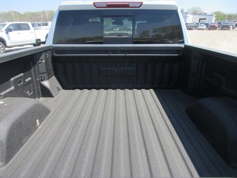 New 2026 GMC Sierra 1500 SLT w/ SLT Premium Plus Package AWD/4WD image 9