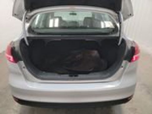 Used 2018 Ford Focus SE FWD image 5