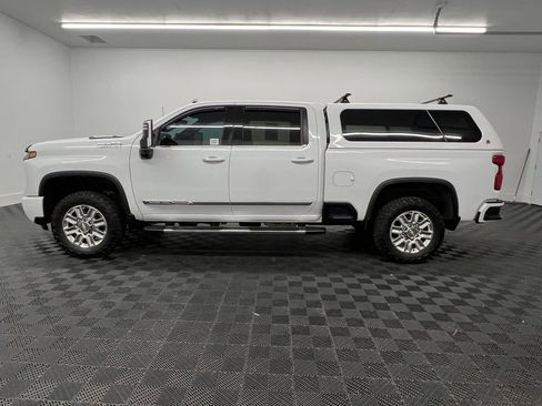 Used 2024 Chevrolet Silverado 3500 High Country w/ High Country Premium Package AWD/4WD image 2