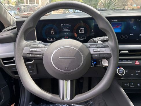 Used 2025 Hyundai Sonata SEL FWD image 28