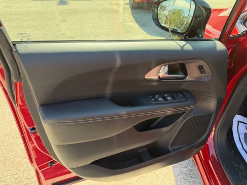 New 2026 Chrysler Pacifica Select FWD image 13