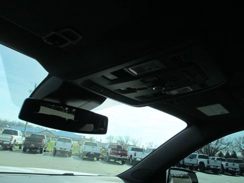 Used 2023 GMC Yukon Denali image 37