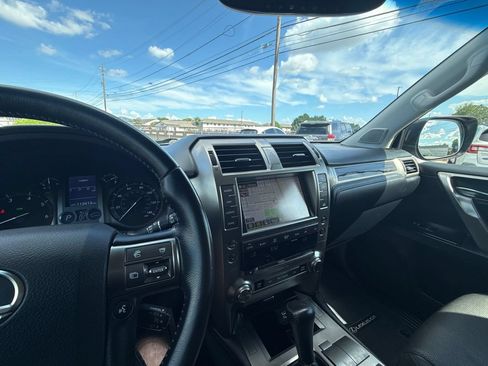Used 2015 Lexus GX 460 w/ Navigation Package AWD/4WD image 29