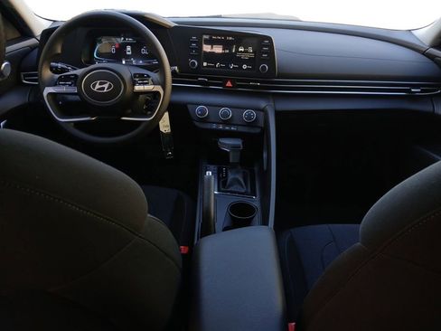 New 2026 Hyundai Elantra SE FWD image 10