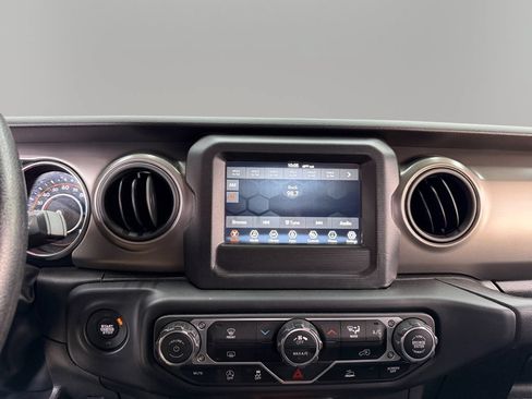 Used 2023 Jeep Gladiator Sport AWD/4WD image 22