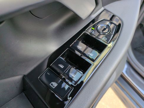 Certified 2026 BMW 530i RWD image 26