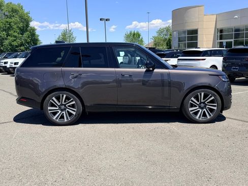 Used 2023 Land Rover Range Rover SE AWD/4WD image 4