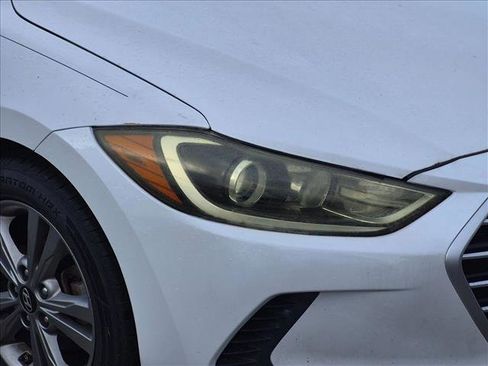 Used 2018 Hyundai Elantra SEL FWD image 6