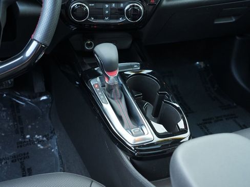 Used 2025 Chevrolet Trax RS w/ Sunroof Package image 25